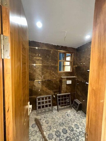 Attached Bathroom in 4 BHK Builder Floor at Green Fields Colony – for Sale