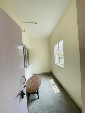 Furnished Amenities in 2 BHK Apartment at Alaknanda – for Sale