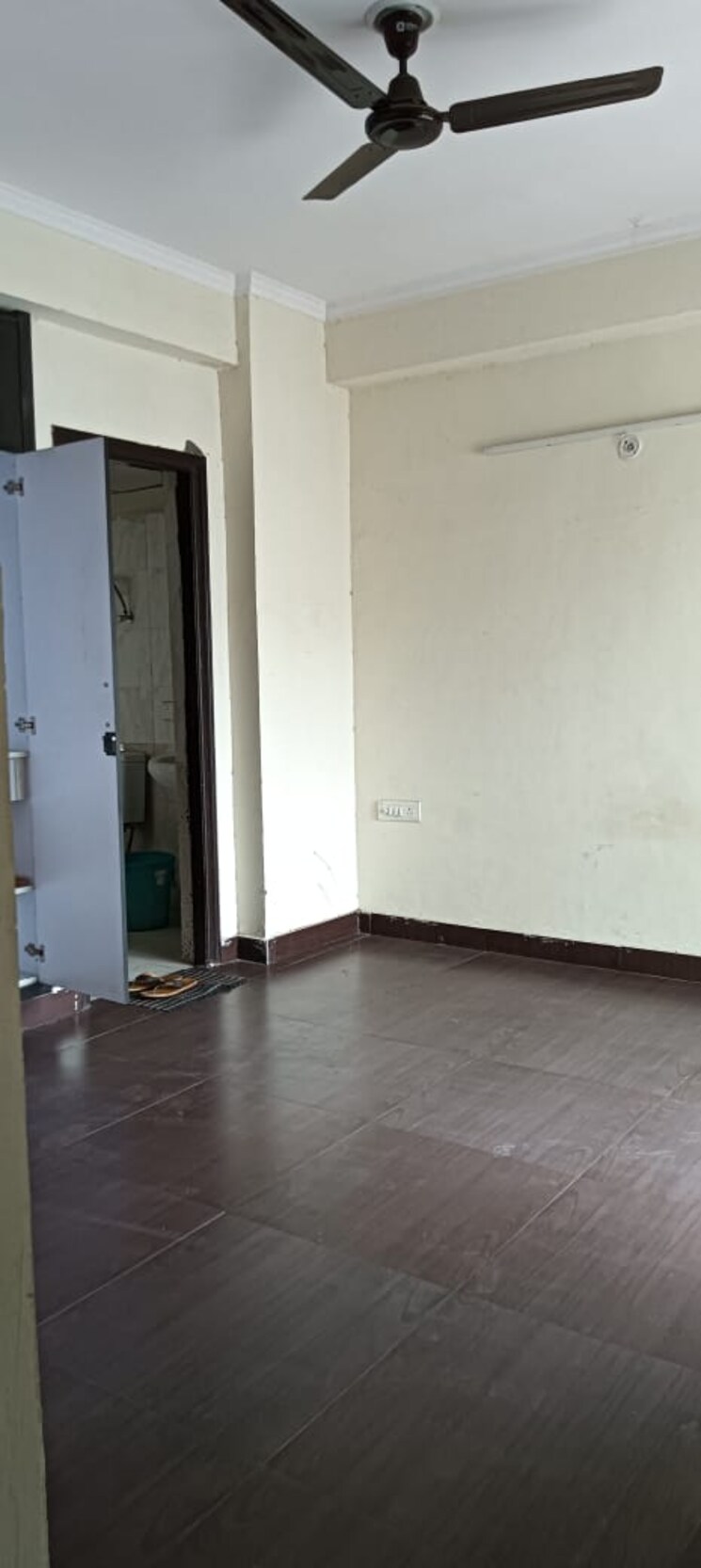 Room, aims-golf-city 2.5 Bedroom 1150 Sq.Ft. Apartment In Sector 75 Noida 7329178