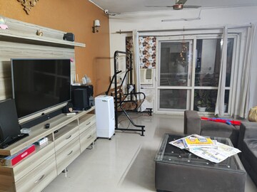 Master Bedroom in 3.5 BHK Apartment at BPTP Princess Park, Sector 86 – for Sale