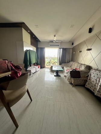 2 BHK Apartment For Resale in Utopia Garden Grove Mall Borivali West Mumbai  7329510