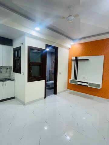 Room in 2 BHK Builder Floor at Anant Dham Society, Sector 49 – for Sale