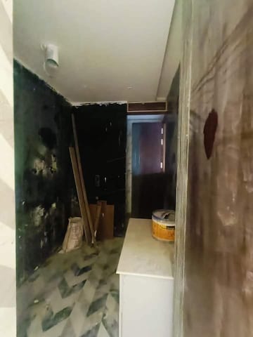 Furnished Amenities in 3 BHK Builder Floor at Sainik Colony – for Sale