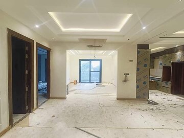 Building Lobby in 3 BHK Builder Floor at Sainik Colony – for Sale