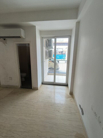 Room in 3 BHK Apartment at Sector 85 – for Sale