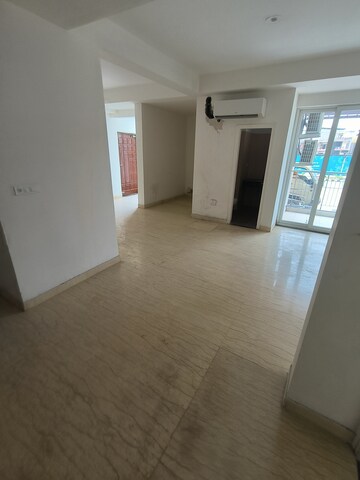 Room in 3 BHK Apartment at Sector 85 – for Sale
