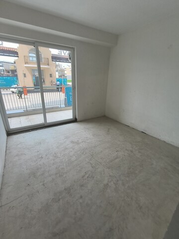 Room in 3 BHK Apartment at Sector 85 – for Sale