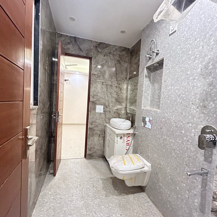Bathroom, sector 48 3 Bedroom 1728 Sq.Yd. Builder Floor In Sector 48 Gurgaon 7329948