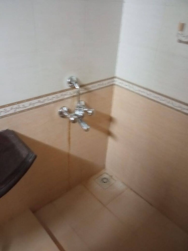 Bathroom, kalpataru-pinnacle 2 Bedroom 930 Sq.Ft. Apartment In Goregaon West Mumbai 7329990