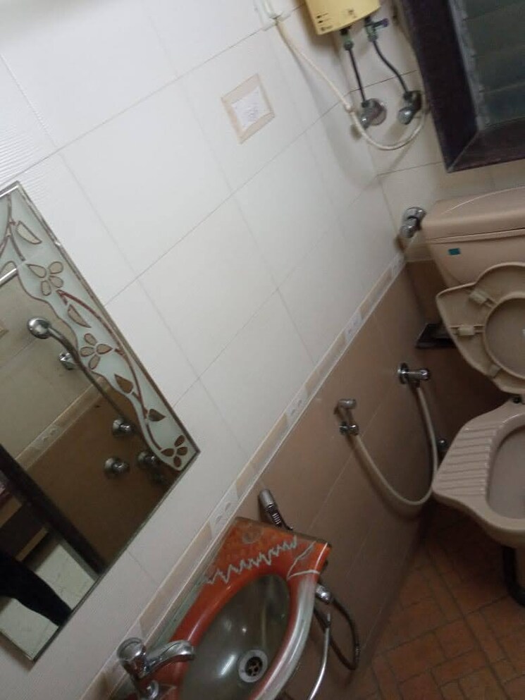 Bathroom, rustomjee-ozone 2 Bedroom 1045 Sq.Ft. Apartment In Goregaon West Mumbai 7330131