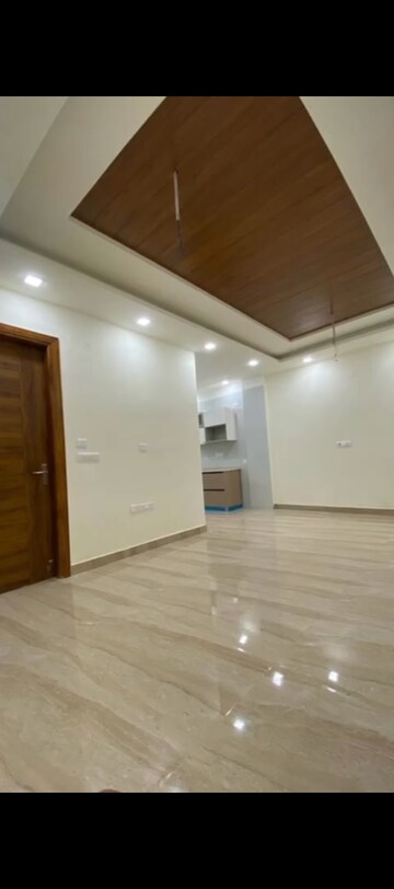 Living Room in 3 BHK Builder Floor at BPTP District Phase 2, Sector 84 – for Sale