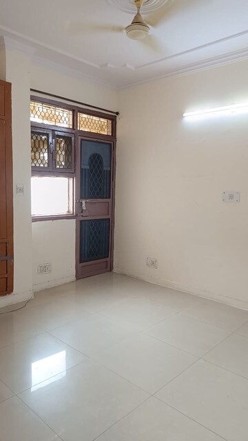 Room in 2.5 BHK Apartment at Sector 23 Dwarka – for Sale