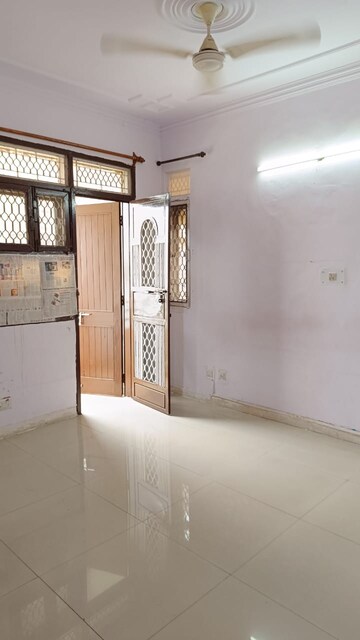 Room in 2.5 BHK Apartment at Sector 23 Dwarka – for Sale