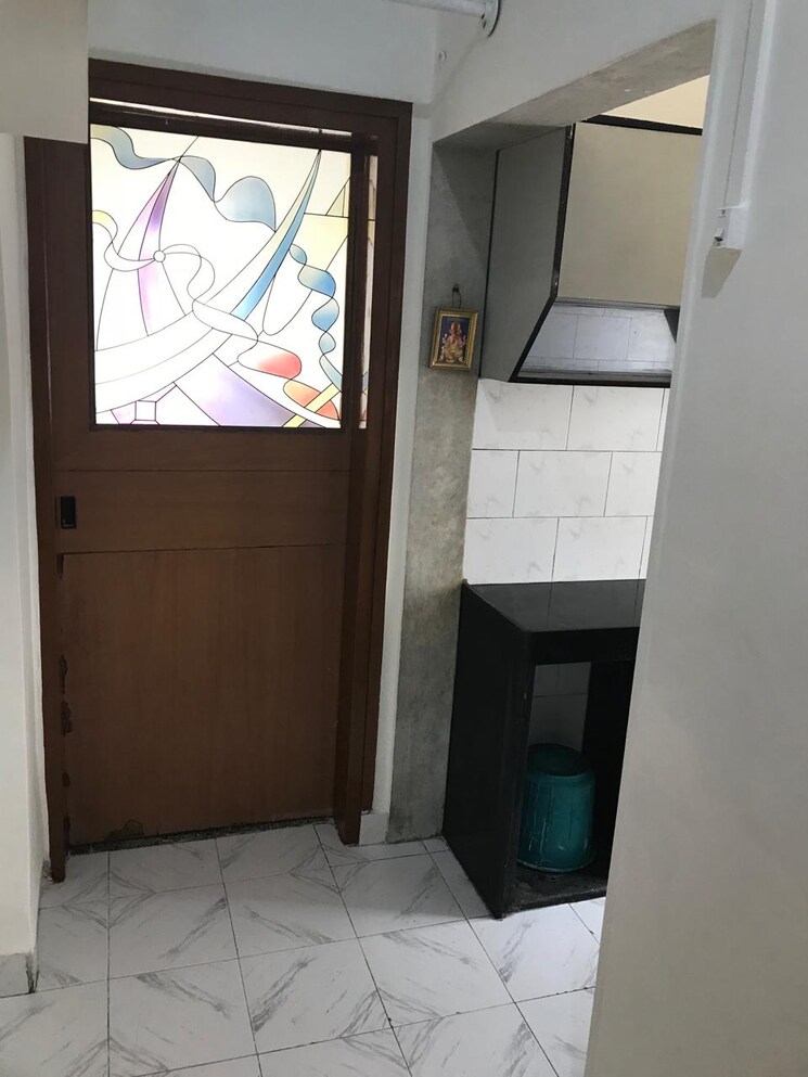 Bathroom, snow-white 1 Bedroom 500 Sq.Ft. Apartment In Khar West Mumbai 7330388