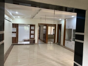 Room in 4 BHK Builder Floor at Sector 82 – for Sale