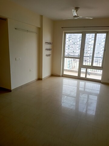Room in 2.5 BHK Apartment at Imperia Esfera, Sector 37c – for Sale