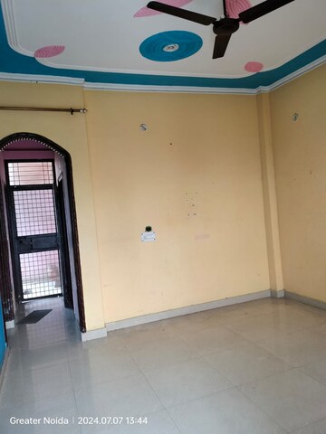 Room in 3 BHK Villa at Omaxe NRI Villas, Omega Ii Greater Noida – for Rent