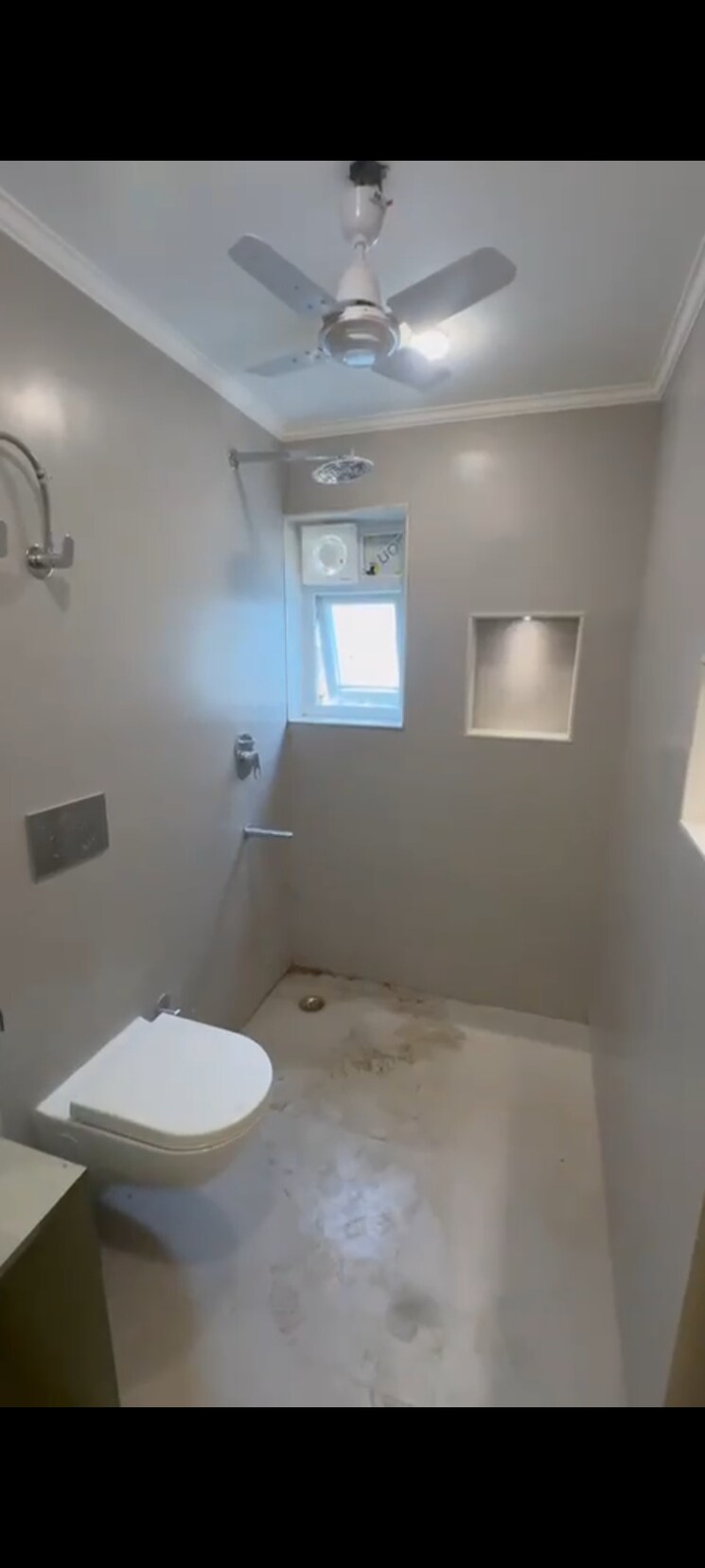 Bathroom, vasant kunj 3 Bedroom 1200 Sq.Ft. Apartment In Vasant Kunj Delhi 7330878