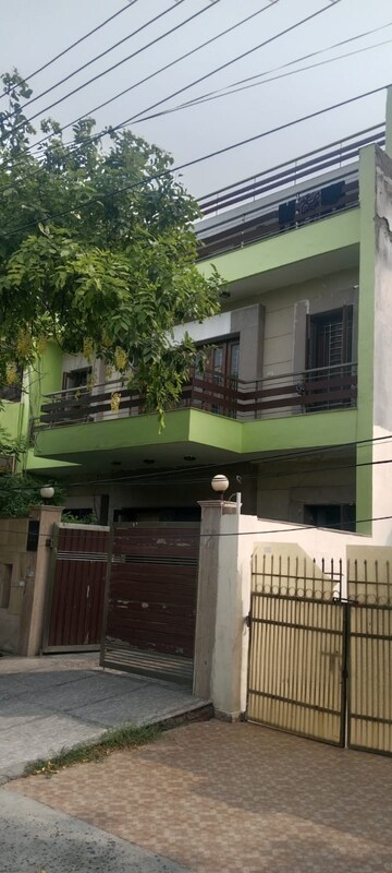 6 BHK Independent House For Sale in Sector 52
