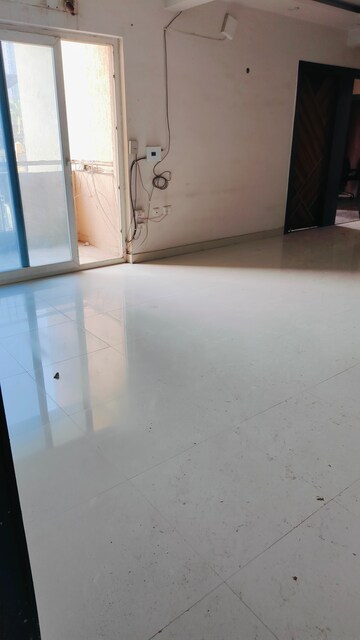 Room in 3 BHK Apartment at Apex Alphabet, Tech Zone 4 Greater Noida – for Sale