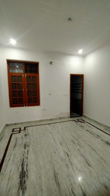 Room in 2 BHK Independent House at Deva Road – for Sale