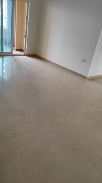 Room in 4 BHK Apartment at Apex Alphabet, Tech Zone 4 Greater Noida – for Sale