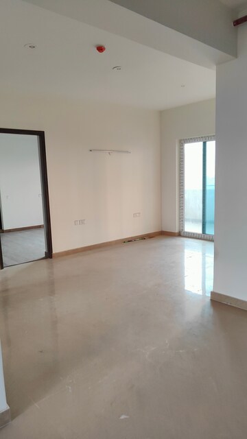 Room in 4 BHK Apartment at Apex Alphabet, Tech Zone 4 Greater Noida – for Sale