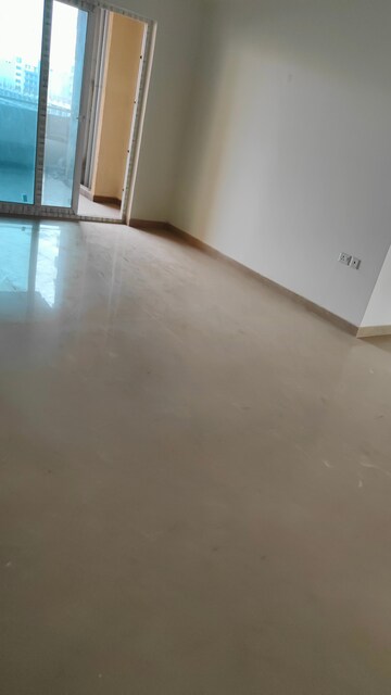 Room in 4 BHK Apartment at Apex Alphabet, Tech Zone 4 Greater Noida – for Sale