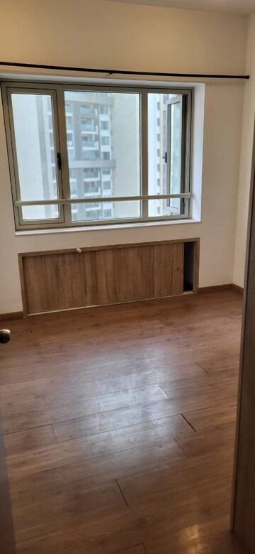 Room in 3 BHK Apartment at Lodha Primero, Mahalaxmi – for Sale