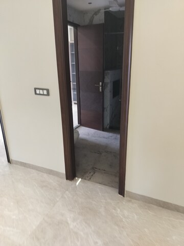 Room in 3 BHK Builder Floor at Sector 85 – for Sale