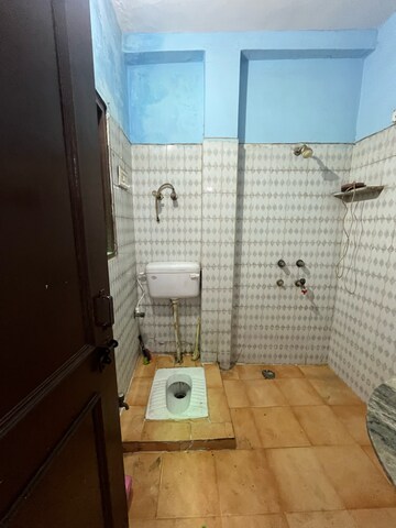 Bathroom in 2 BHK Apartment at Shalimar Apartments Shalimar Garden, Shalimar Garden – for Sale