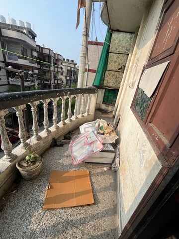 Balcony in 2 BHK Apartment at Shalimar Apartments Shalimar Garden, Shalimar Garden – for Sale