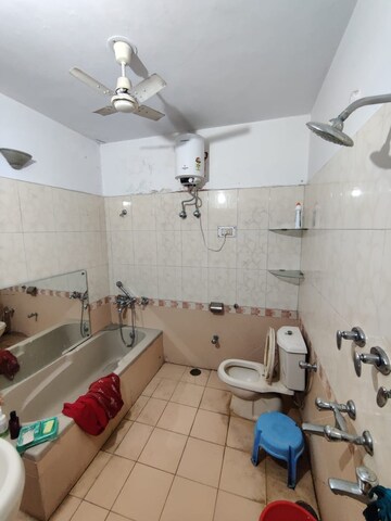 Bathroom in 6 BHK Independent House at Gomti Nagar – for Sale