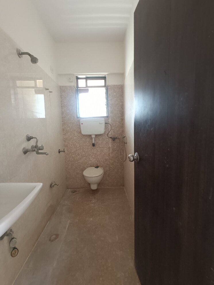 Bathroom, piramal-vaikunth 3 Bedroom 1176 Sq.Ft. Apartment In Balkum Pada Thane 7332421