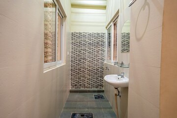 Bathroom in 3 BHK Villa at Gomti Nagar – for Sale