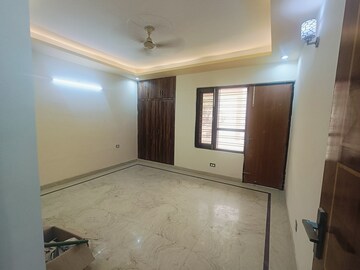 Bedroom in 4 BHK Builder Floor at Green Fields Colony – for Sale