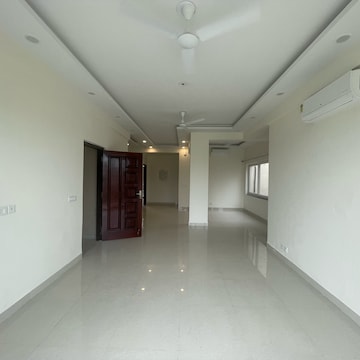 Room in 3 BHK Builder Floor at BPTP Amstoria, Sector 102 – for Sale