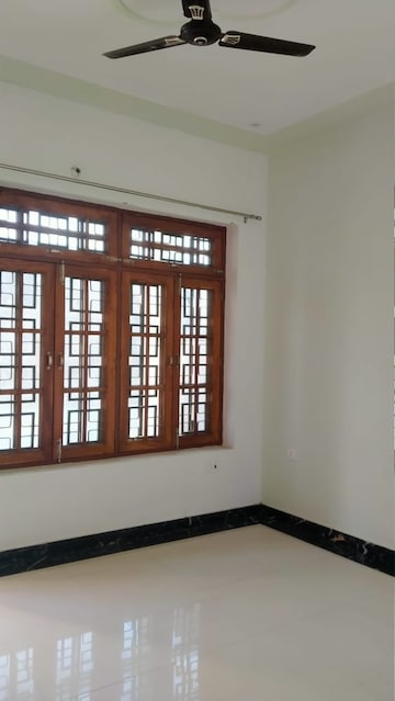 Room in 2 BHK Independent House at Faizabad Road – for Sale
