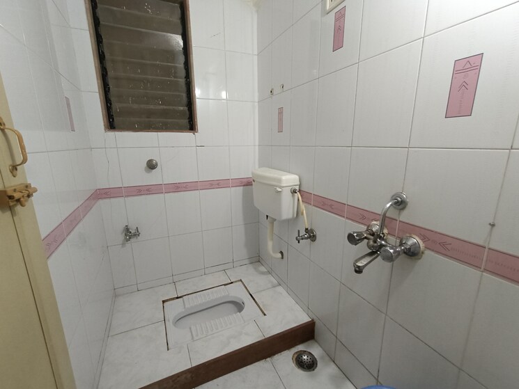 Bathroom, ameya-chs-seawoods 2 Bedroom 1000 Sq.Ft. Apartment In Seawoods Sector 44 Navi Mumbai 7333910