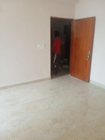 Room in 2 BHK Apartment at Amrapali Leisure Park, Amrapali Leisure Valley – for Sale