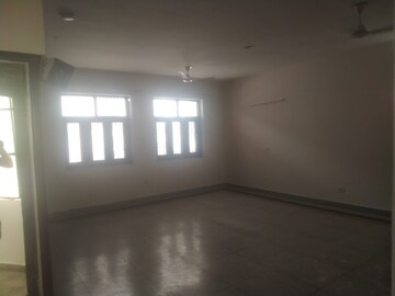 Room in 6+ BHK Villa at Sector 36 – for Sale