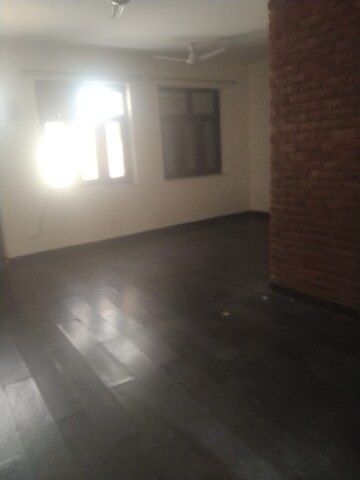Room in 6+ BHK Villa at Sector 36 – for Sale
