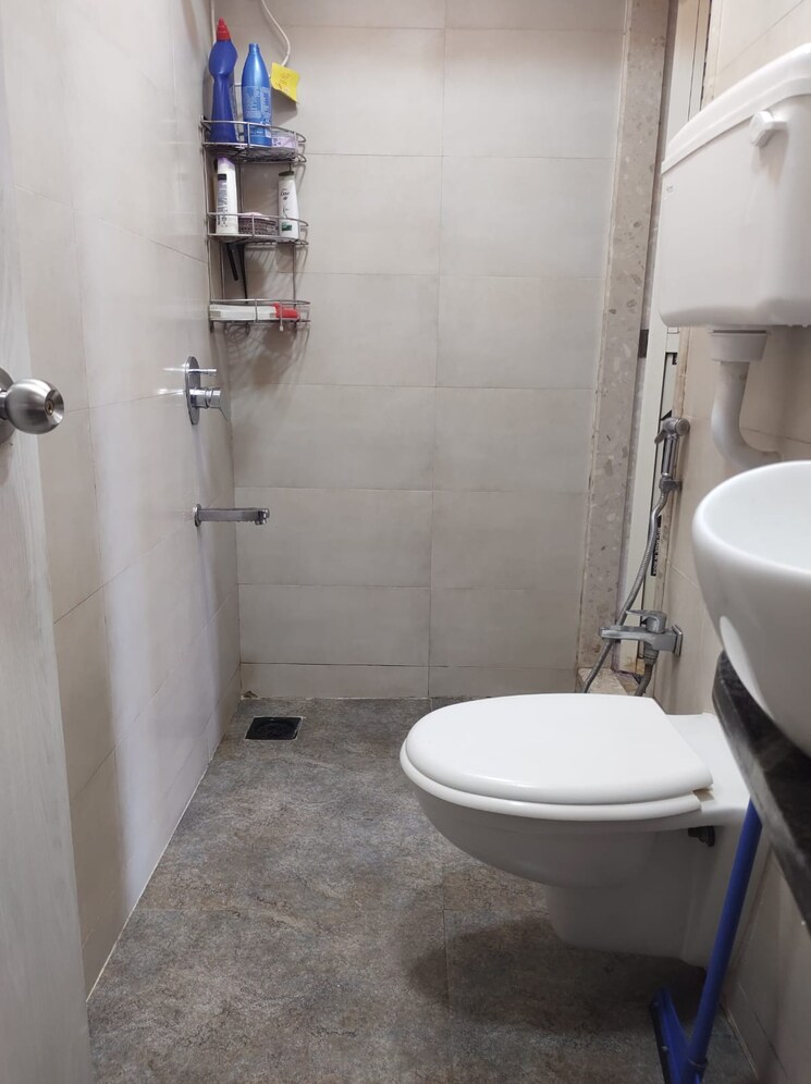 Bathroom, unique-greens-ghodbunder-road 2 Bedroom 750 Sq.Ft. Apartment In Ghodbunder Road Thane 7334159
