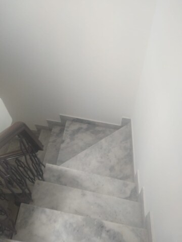 Room in 3 BHK Independent House at Sector 40 – for Sale