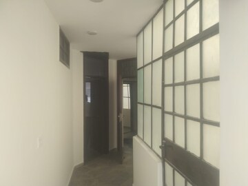 Room in 3 BHK Independent House at Sector 40 – for Sale