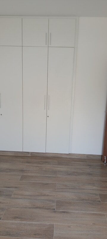 Room in 2.5 BHK Independent House at Wave Prime Floors, Dasna – for Sale