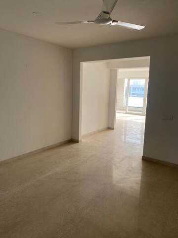 Room in 4 BHK Builder Floor at DLF Moulsari Enclave, Sector 24 – for Rent