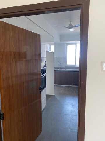 Room in 4 BHK Builder Floor at DLF Moulsari Enclave, Sector 24 – for Rent