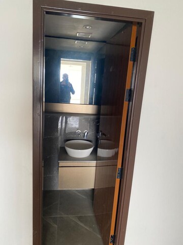 Building Lobby in 4 BHK Builder Floor at DLF Moulsari Enclave, Sector 24 – for Rent