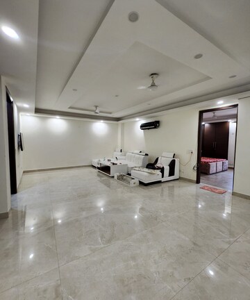 Room in 4 BHK Builder Floor at Saket – for Sale